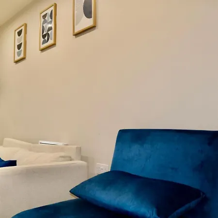 Apartment Cosy Urban Retreat In *